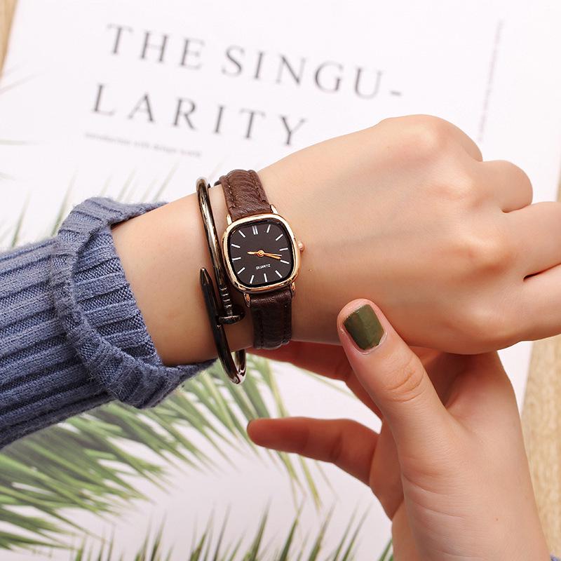 

Korean Retro Square Dial Women s Watch - Simple, Literary Style with Thin Strap