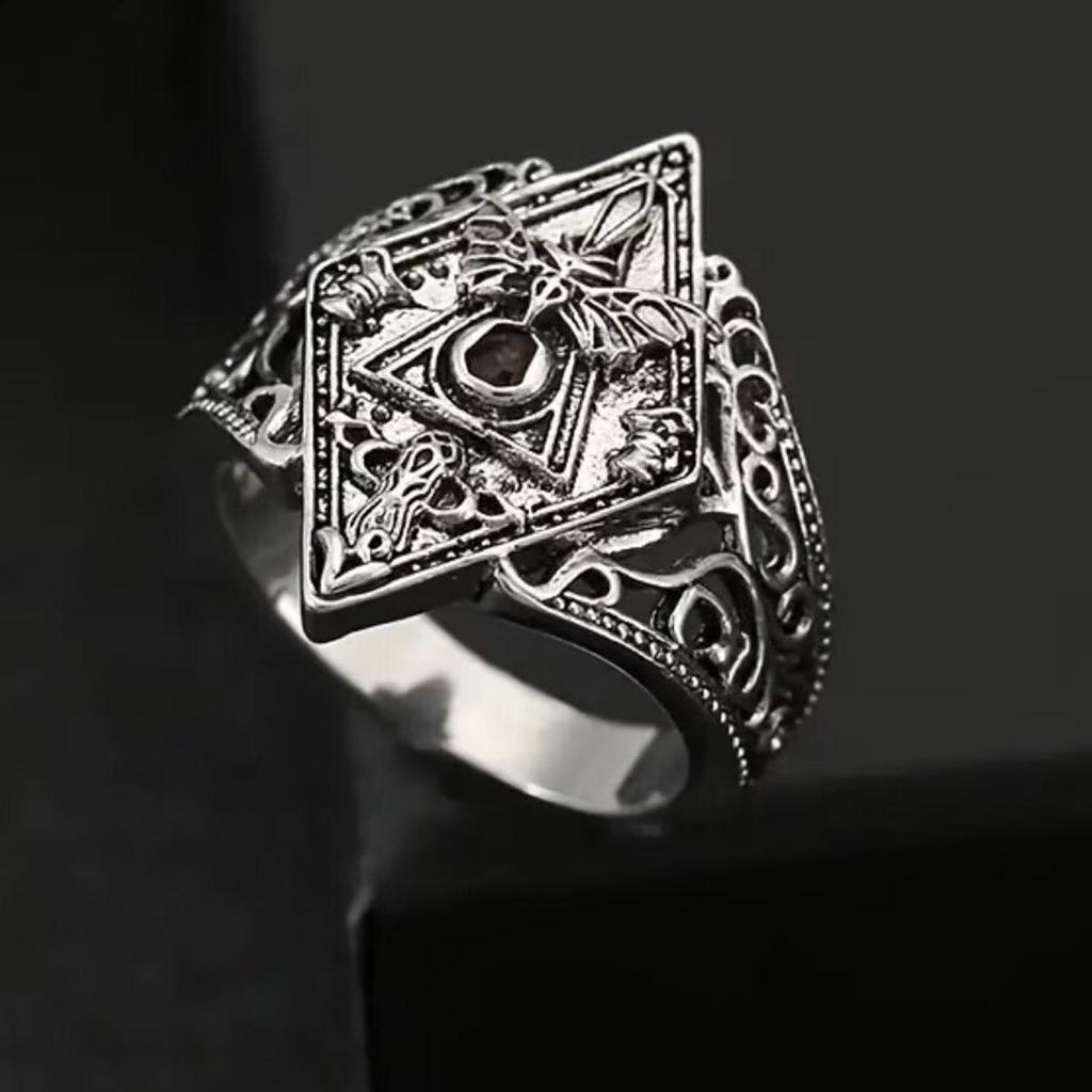 European Dark Style Men's Ring: Triangle Devil Bat Gemstone with Retro Hip Hop Snake Pattern.