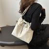 2025 New Temperament Fashion Design Single Shoulder Crossbody Foreign Style Solid Color Retro Fresh Underarm Texture Tote Bag