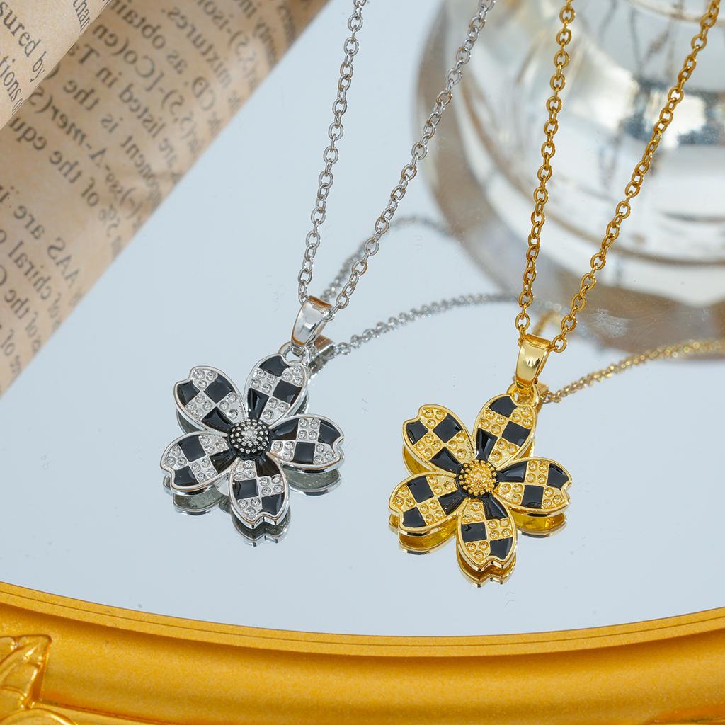 Black and White Chess Board Five-leaf Flower Necklace Dripping Oil Women's Flower Pendant Simple Temperament