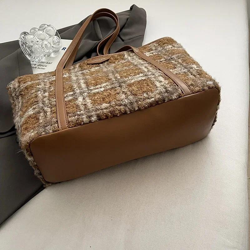 Women's Bag  Large Capacity New Autumn and Winter Casual Shoulder Shopping Bag  Travel Bag In Classroom Checkered