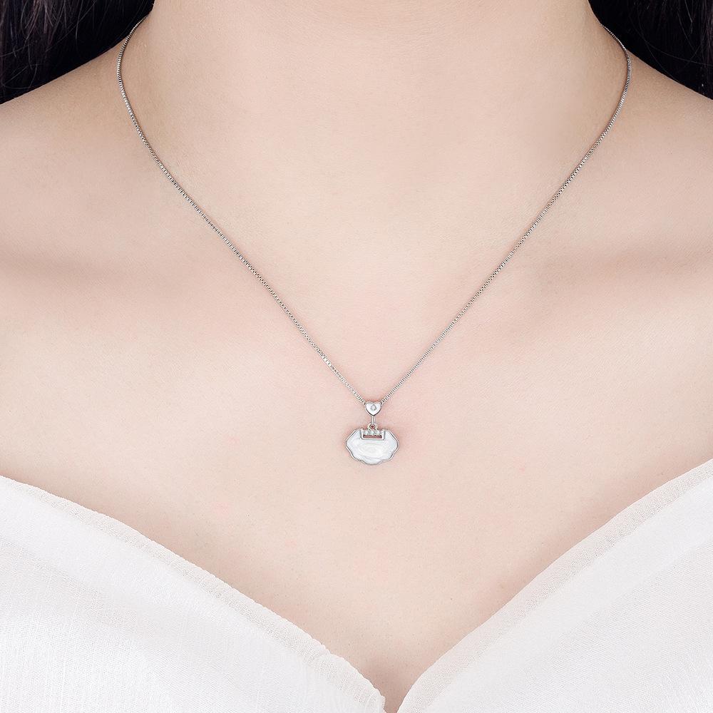 Retro Natural White Shell Safety Lock Pendant Necklace Women's High-Grade Retro Sweet Life Love Necklace
