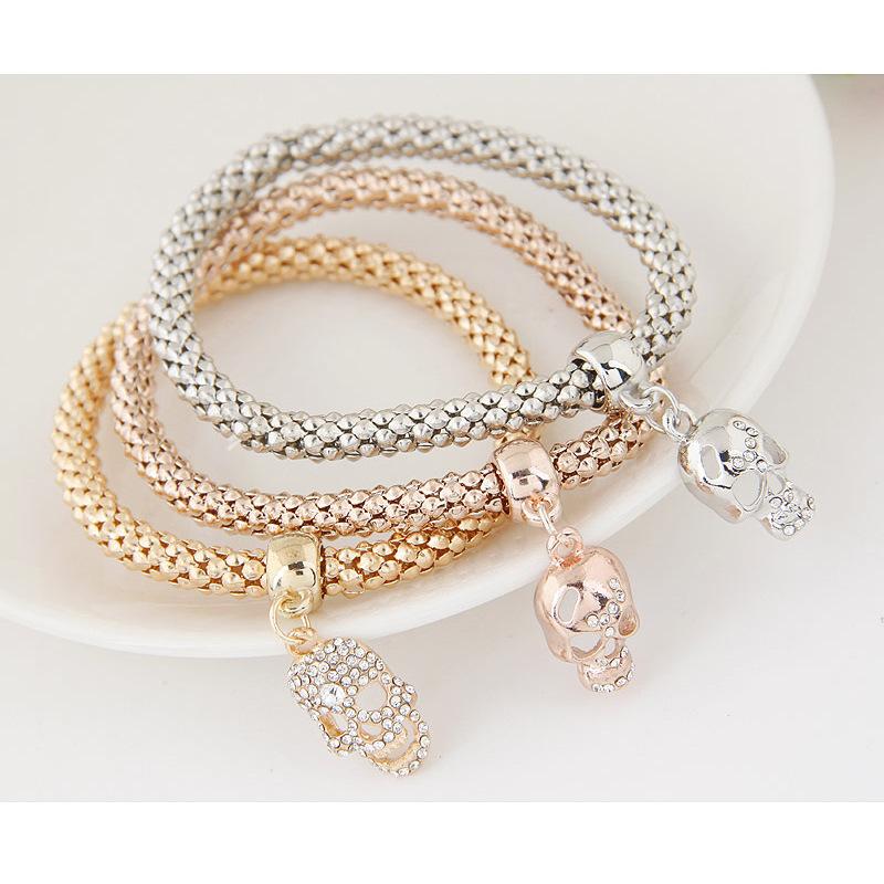 Platform Explosion, European and American Flash Diamond Big Peach Heart, a Variety of Three-color Corn Chain Bracelets, Three-piece Bracelets