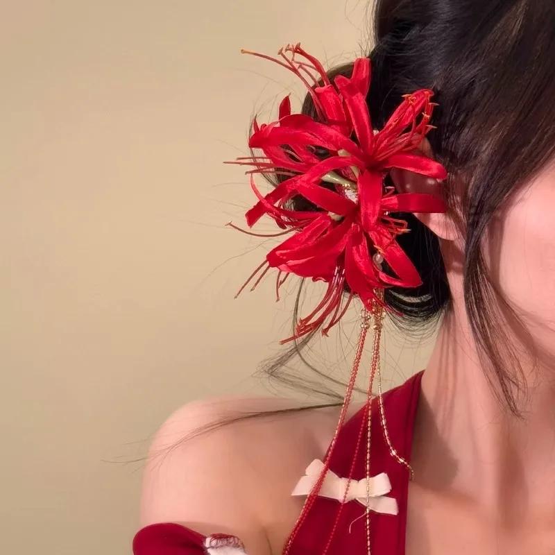 Červený plážový květinový klip do vlasů Nový střapcový design Čínský starověký styl Elegantní klip typu kachní zobáček Dámský klip na ofinu do strany Vlasový doplněk