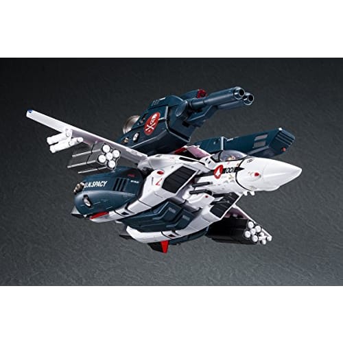 Super Dimension Fortress Macross: Do You Remember Love? 1/60 Scale Fully Transformable VF-1S Strike Valkyrie (Hikaru Ichijo) Movie Ver. Pre-painted Fi