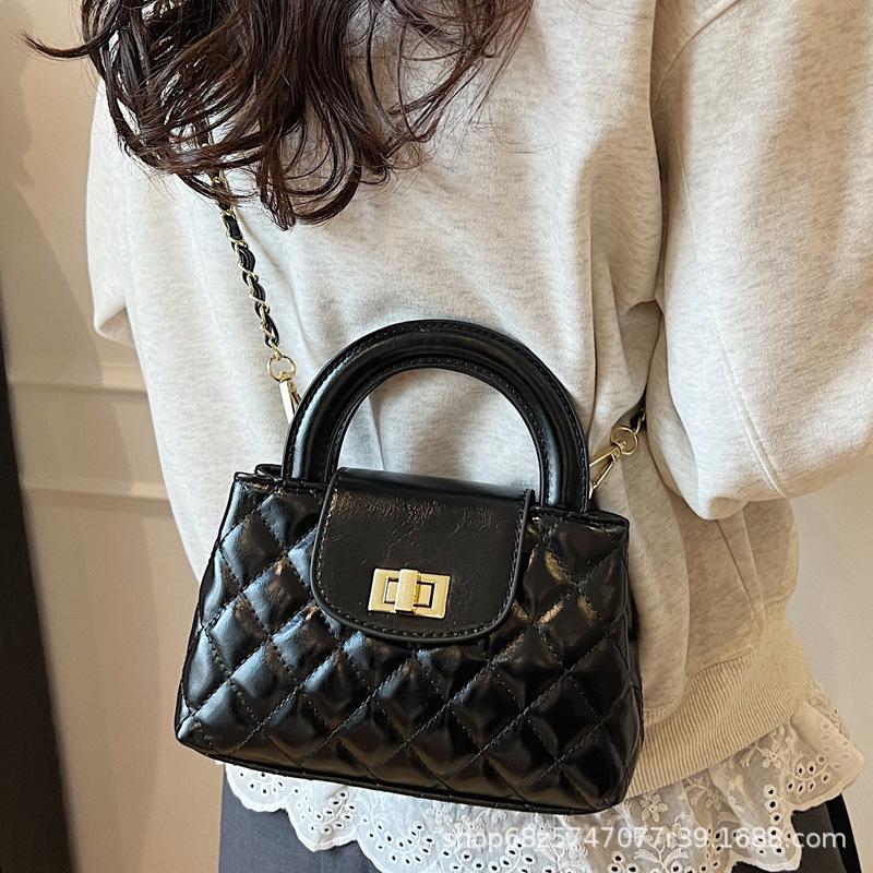 Xiaoxiangfeng Chain Handbag Women's 2025 New Trendy Fashion Diamond Commuter Bag High-end Niche Messenger Bag