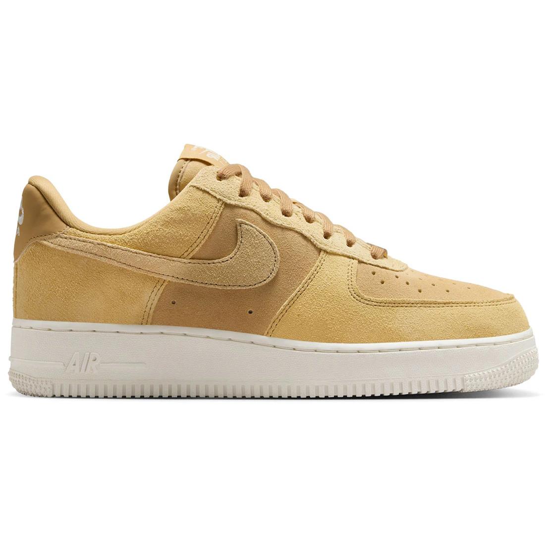 

Sneaker Nike Air Force 1 Low 07 Club Gold Sail (Women s)(HJ5336-700) 38