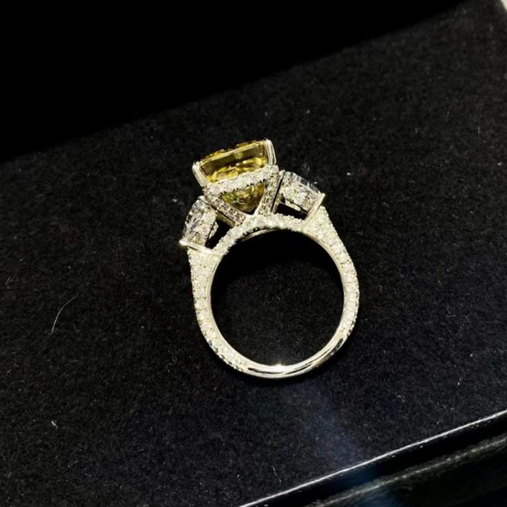 Exaggerated Yellow Diamond Square Sugar Ring Women’s 11 Carat 5A High Carbon Diamond Inlaid 925 Silver.