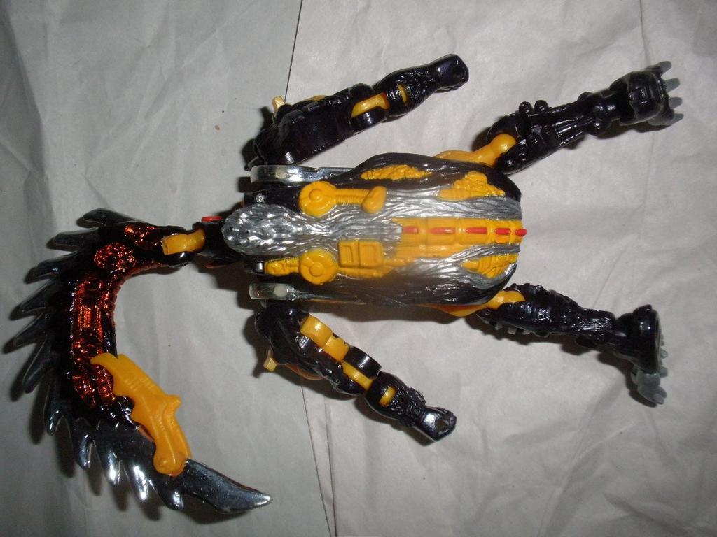 Transformers Car Robot Gas Skunk Destronger