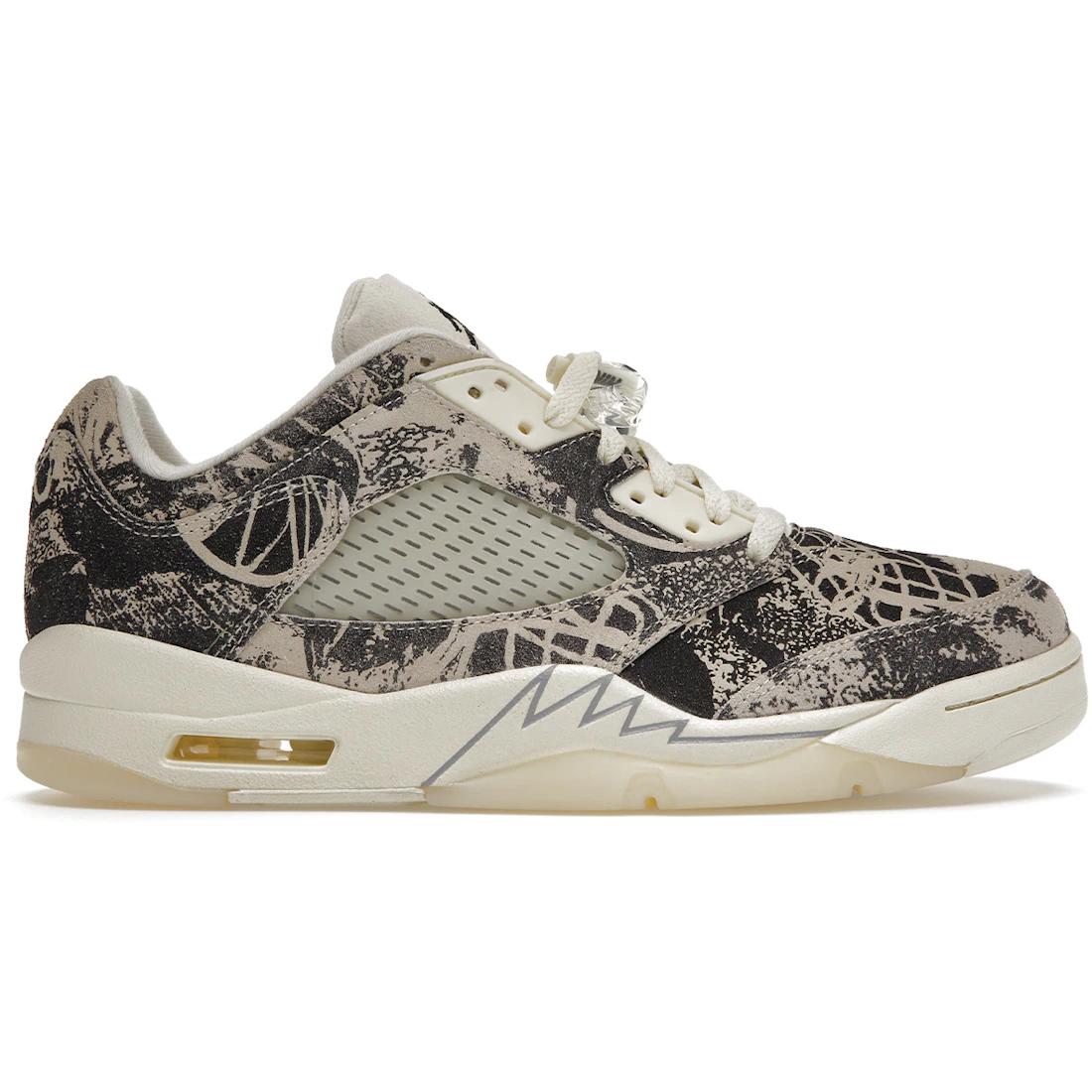 

Кроссовки Jordan 5 Retro Low Expression (Женский)(DA8016-100) 35.5