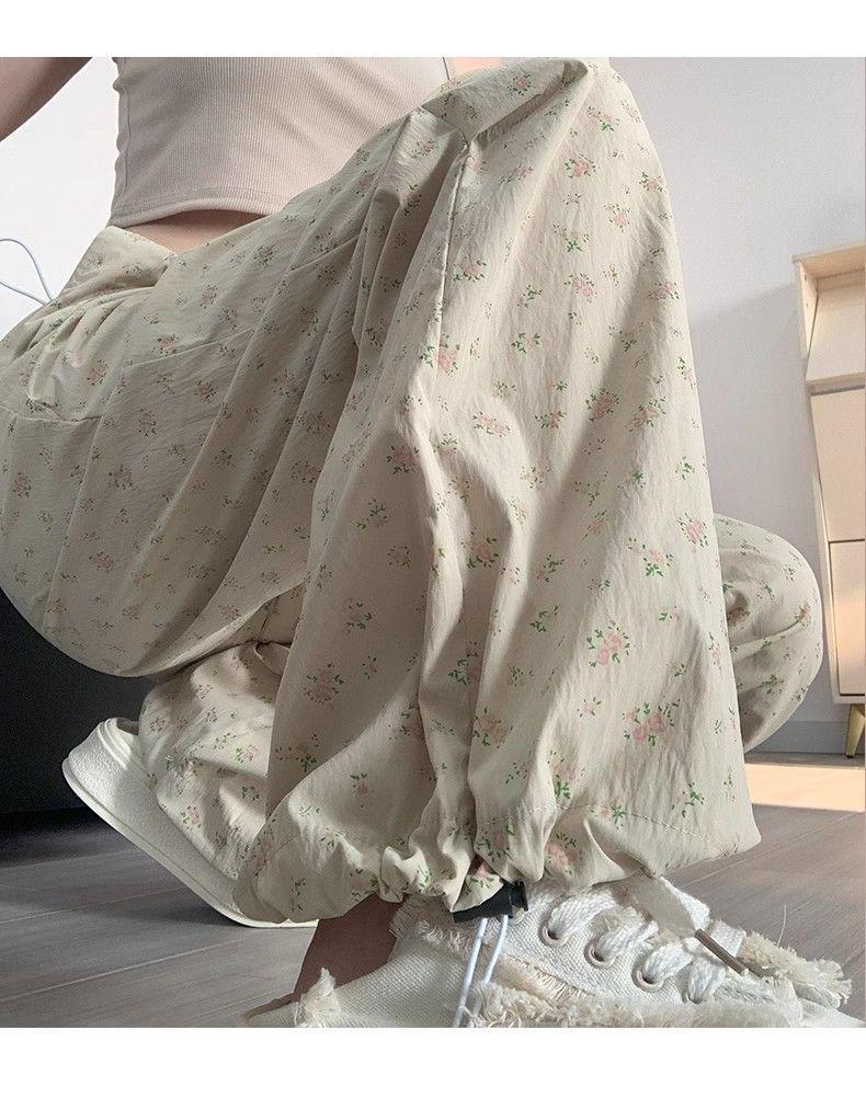 Pantaloni Cargo Largi de Vară/Primăvară 2025 pentru Femei, din Mătase de Gheață Florală: Stil Sportiv Retro Lejer