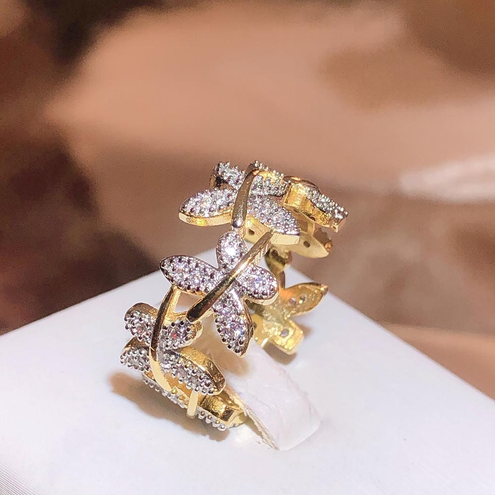 

Разработано двухцветное широкое кольцо для женщин, полый дизайн, роскошные модные женские аксессуары, вечерние эффектные ювелирные изделия, женские модные украшения, рождественский подарок 9 жёлтый