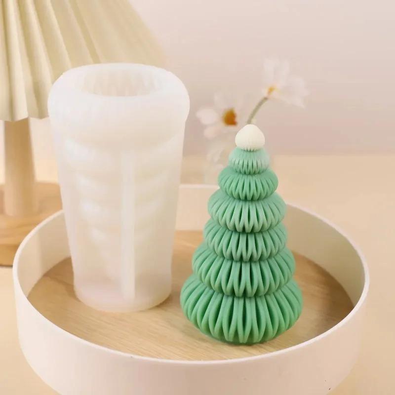 1-4PCS Christmas Aromatherapy Tree Shaped Green Candle Fragrant Aroma Relaxing Joyful Atmosphere Souvenir Decoration