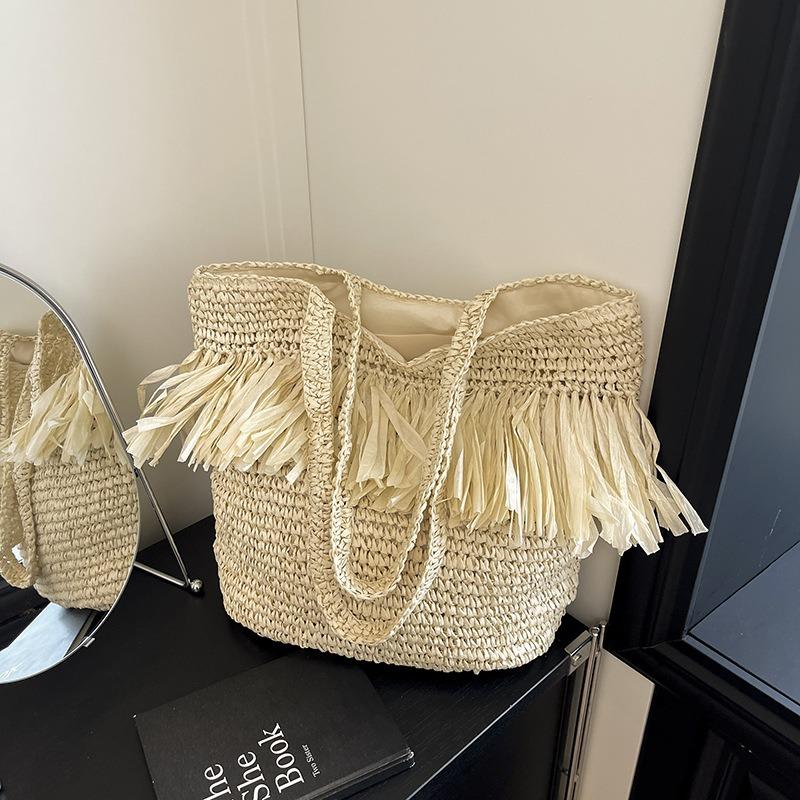 New Bohemian Summer Straw Bag Woven Tassel Large Capacity Tote Women's Shoulder Bag