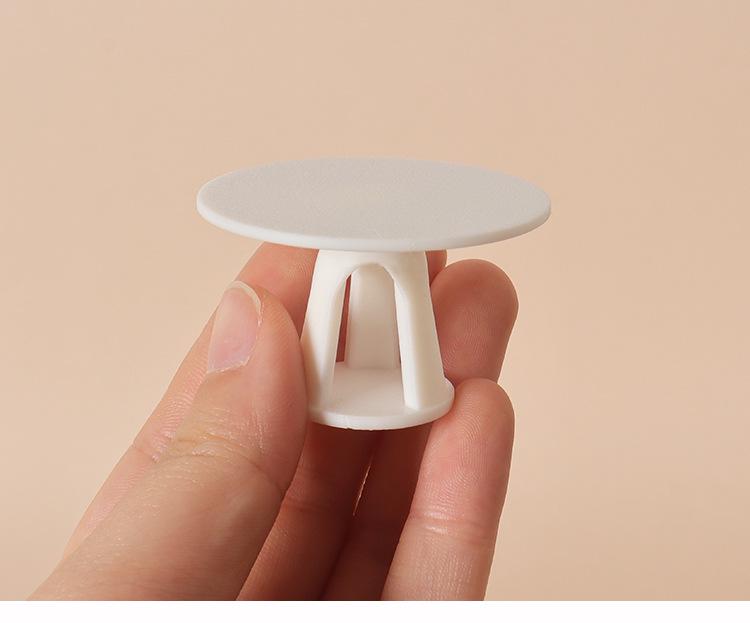 Miniature Beach Lounge Chair for Dollhouse Scenes