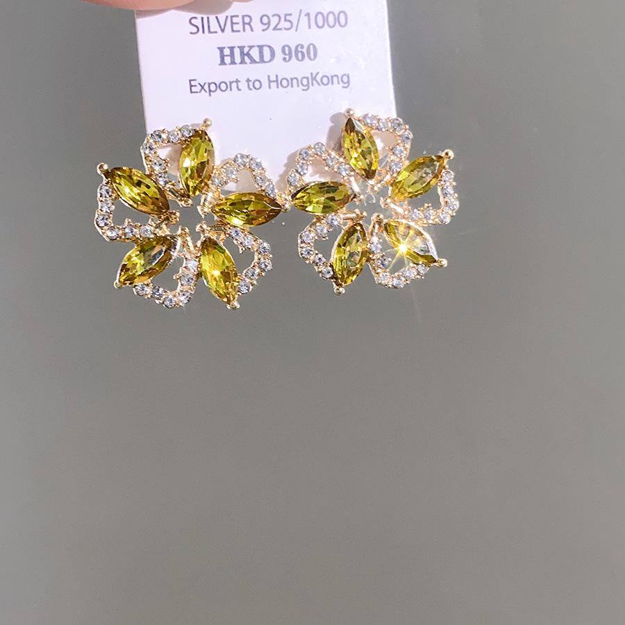 Orecchini Vintage a Forma di Pera con Perle e Intarsi di Diamanti - Stile Retrò, Lusso Leggero, Design di Alta Gamma