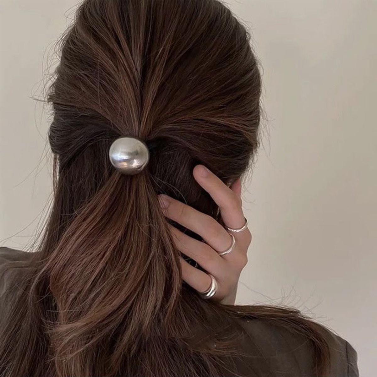 

Ladies fashionable and minimalist hair bands