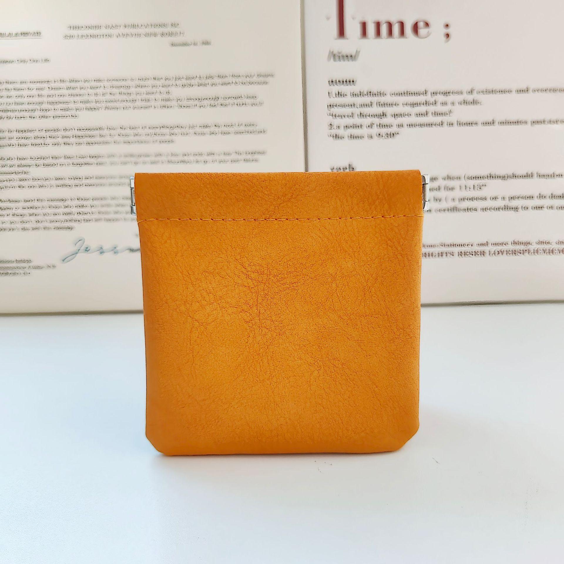 

Automatic Closing Mini Lipstick Travel Bag - Compact, Portable Spring Clip Makeup Organizer for Women 9*9cm