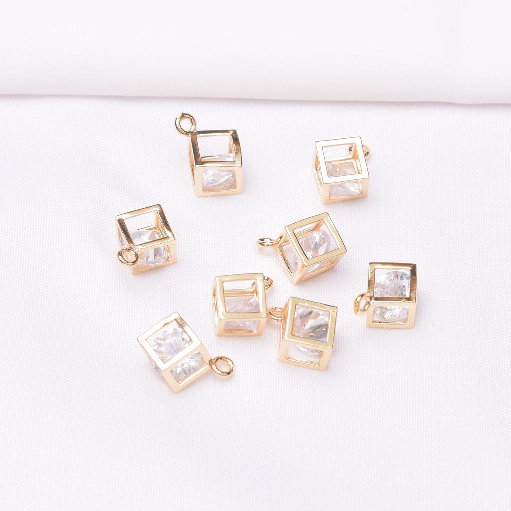 10pcs 14K Gold-wrapped Zircon Crystal Three-dimensional Square Pendant, Crown Pendant, DIY Earrings, Necklace Jewelry Pendant.