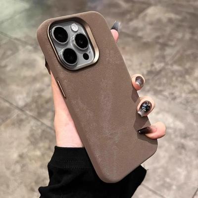 Vhodné pro iPhone 16, kryt na mobilní telefon z mikrovlákna s magneticky absorbovaným povrchem a ochranným krytem z kovových knoflíků pro Apple 14 Promax