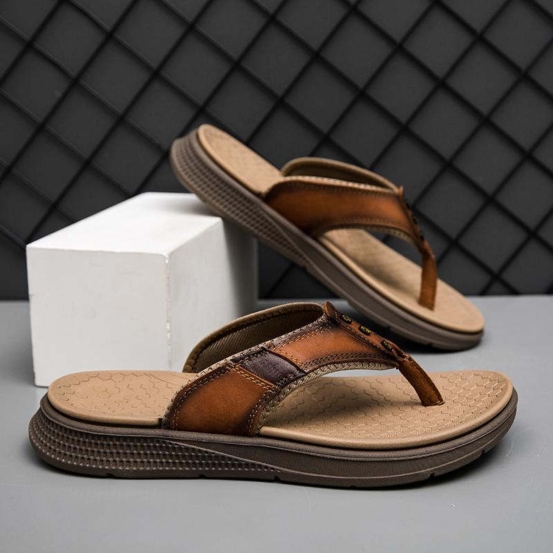Fashion 2025 New Style Fashionable Men's Leather Comfortable Flip - Flops Anti - Slip Summer Beach Sandals Breathable Retro Casual Shoes