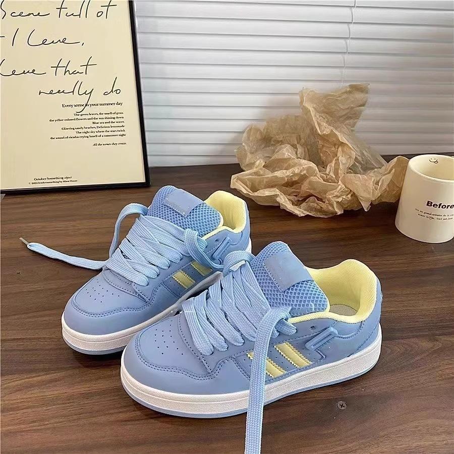 Vår og sommer nye lave sko allsidige avslappede boardsko Hong Kong-stil nisje plattform brødsko damesko