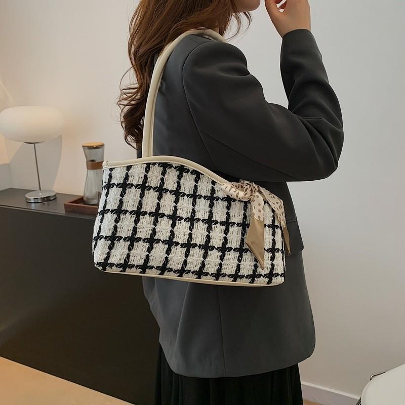 Stylish Korean Large Capacity Tote Bag For Women With Trendy Checkered Design For Spring Summer 2024