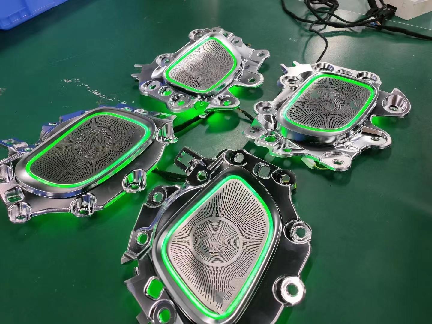 

Новая 64-цветная светодиодная металлическая крышка динамика для Mercedes Benz 2022 C-Class W206, декоративная подсветка салона автомобиля, ремонт аудиосистемы