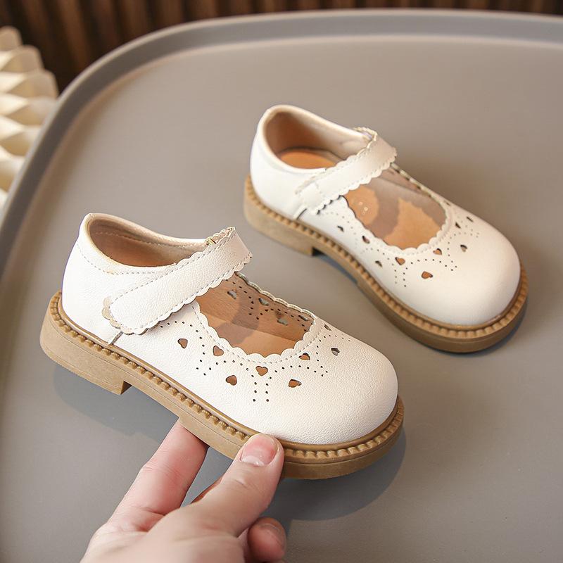 

Туфли для девочек, туфли принцессы, весна и осень 2025, новые, на мягкой подошве, одинарные туфли для маленьких девочек, ажурные кожаные туфли, детские туфли для маленьких, средних и больших детей Size 23-25 FCL for 30 pairs