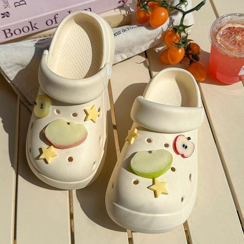 High-value non-slip cartoon cute thick-soled hole shoes for women's wear 2025 new summer soft-soled cool slippers for women