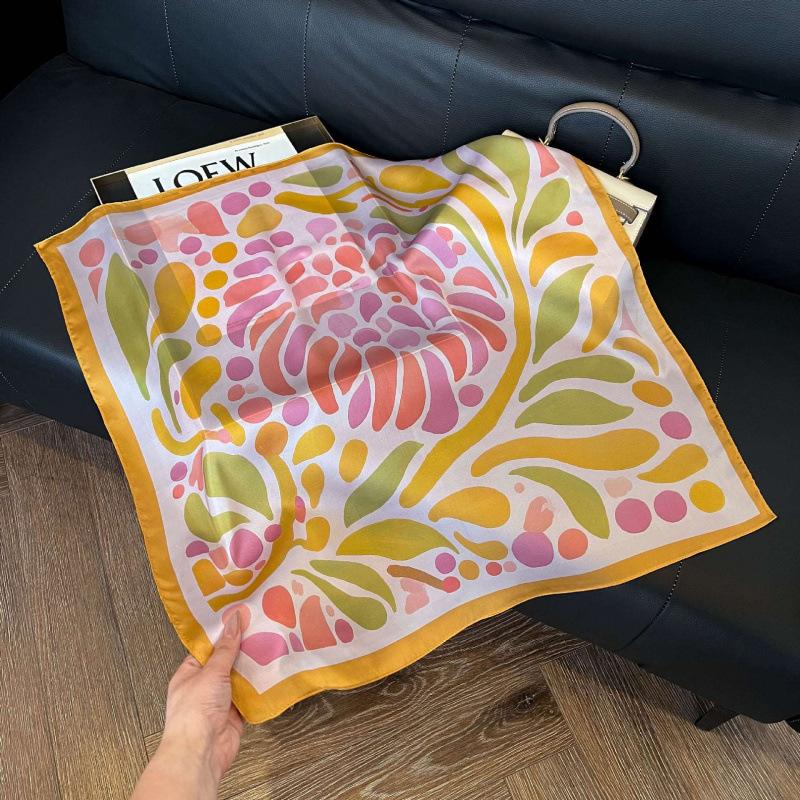 New 71 * 71cm Korean version small square scarf women's silk scarf spring and summer thin sunscreen scarf neck protection tied bag headband scarf