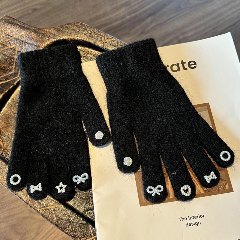 

Female 2025 winter new pearl knitted Spice Girl fleece cold-proof DIY riding One size чорний