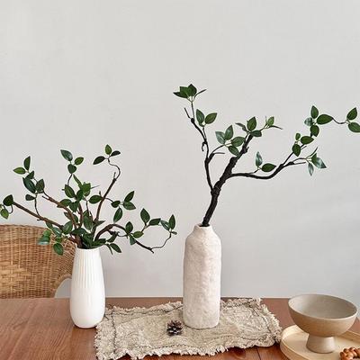 Decoração de casa – Flores e coroas artificiais