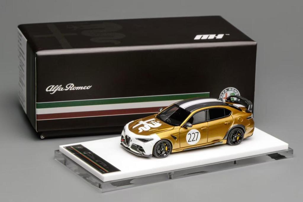 FREESTYLE MOTORHELIX Alfa Romeo Giulia GTAm Ocra GT Gold Finished Model MH64009OG 1/64