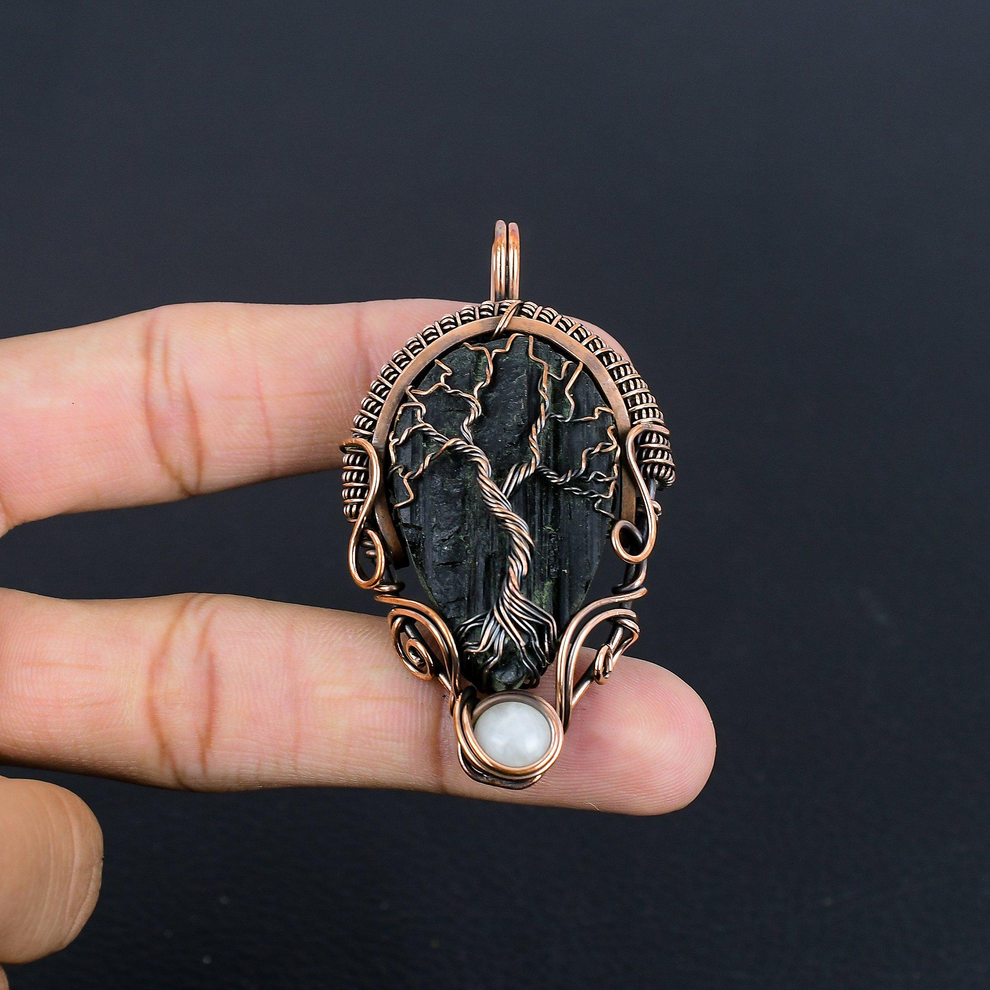 

Подвеска из необработанного черного турмалина, обернутая медной проволокой 999 пробы, Ювелирное изделие ручной работы в античном стиле, Подарок для мамы 2..25 Inches