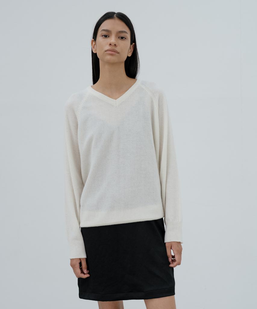 DENOAH Para V-Neck Pullover (Ivory)