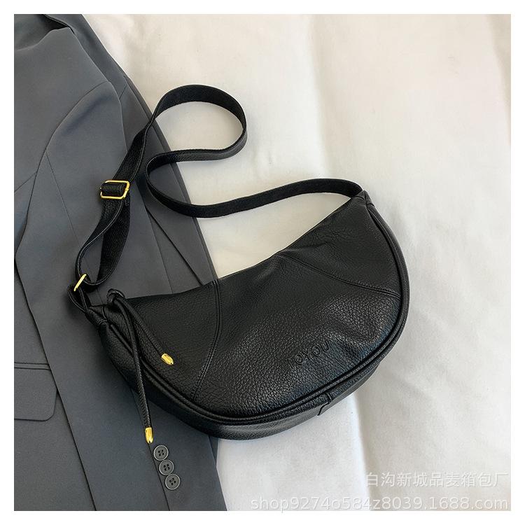 

Niche design crossbody small bag women s 2025 new casual retro dumpling bag fashion soft surface commuter shoulder bag чёрный