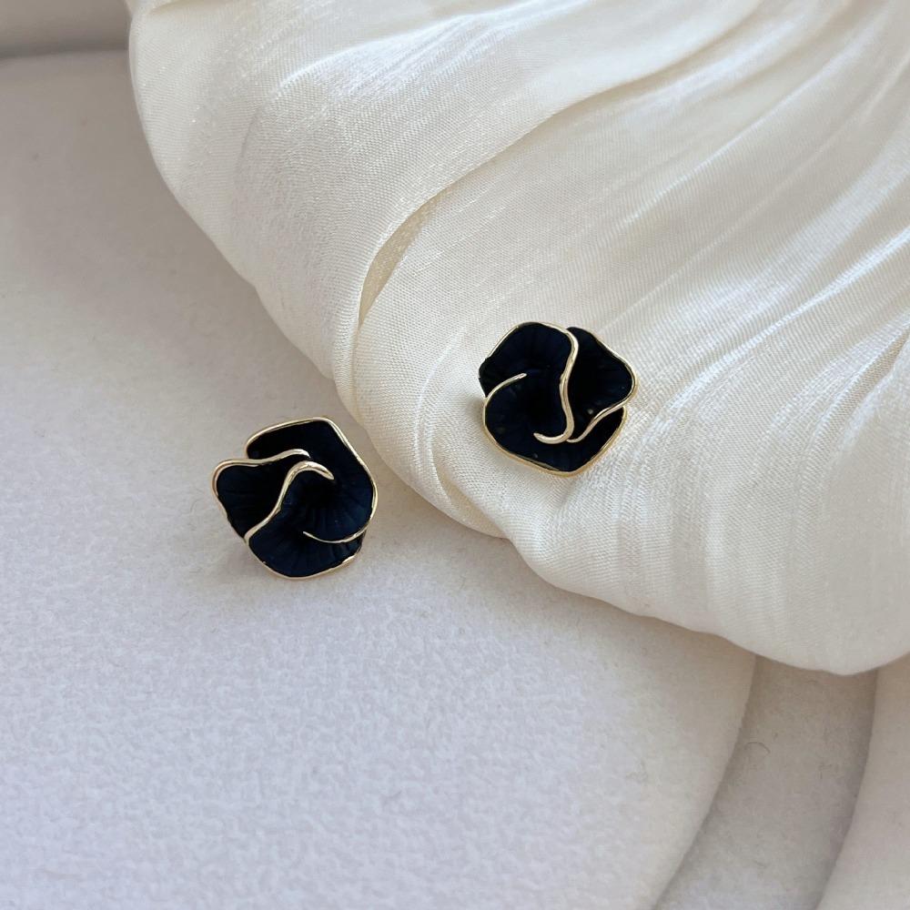 Niche Design Light Luxury Temperament Unique Camellia Stud Earrings For Women  Simple Metal Jewelry Gifts