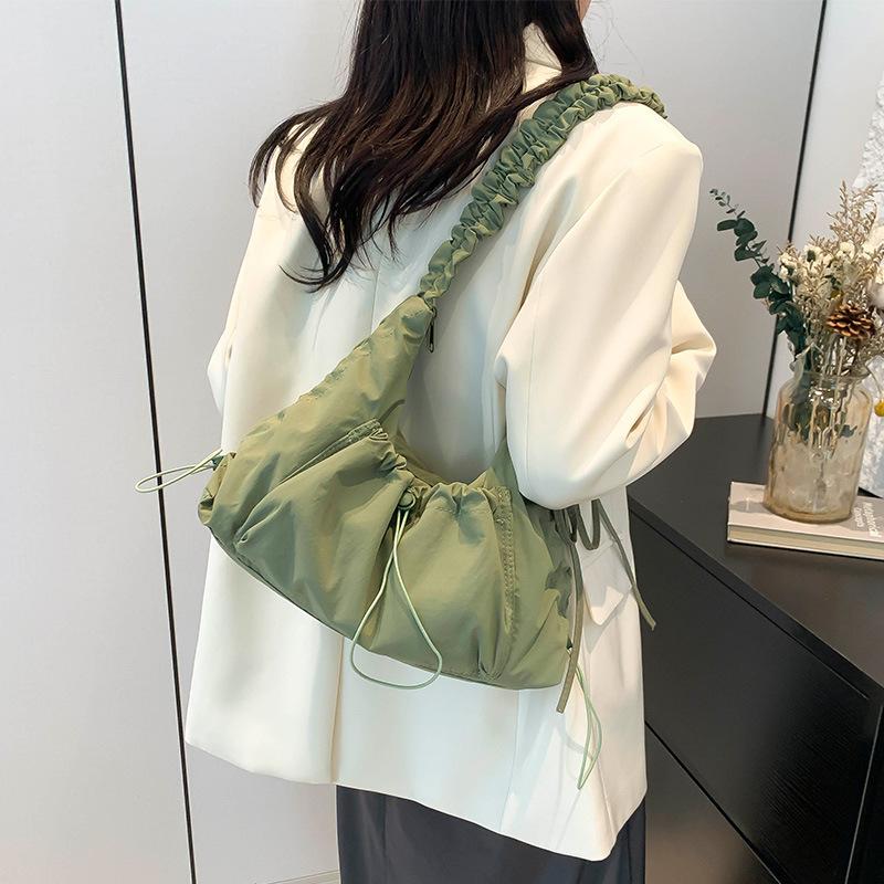 Korean Style Design Retro Temperament Fairy Wrinkled Underarm Bag for Women  New Spring Fashion Simple Small Square Bag