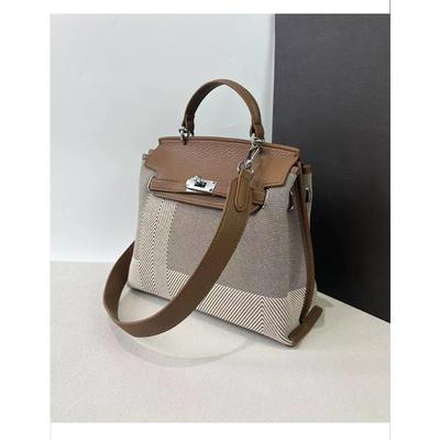 Plaid and Leather Platinum Bag with A Large Capacity, A Leather Handbag for Women To Carry On The Shoulder
