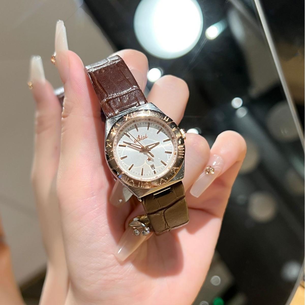 

Женские кварцевые часы Double Eagle Constellation со стальным браслетом - Модные, изысканные и водонепроницаемые.