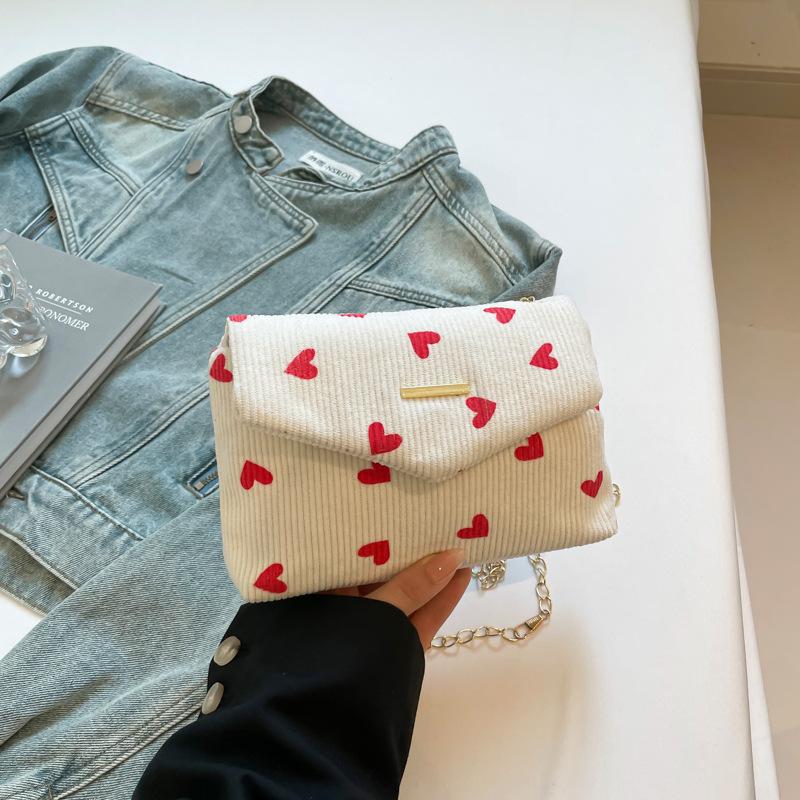 Large Capacity Strawberry Bag 2025 Summer Niche Design Chain Messenger Bag Female Cute Soft Girl Envelope Small Square Bag
