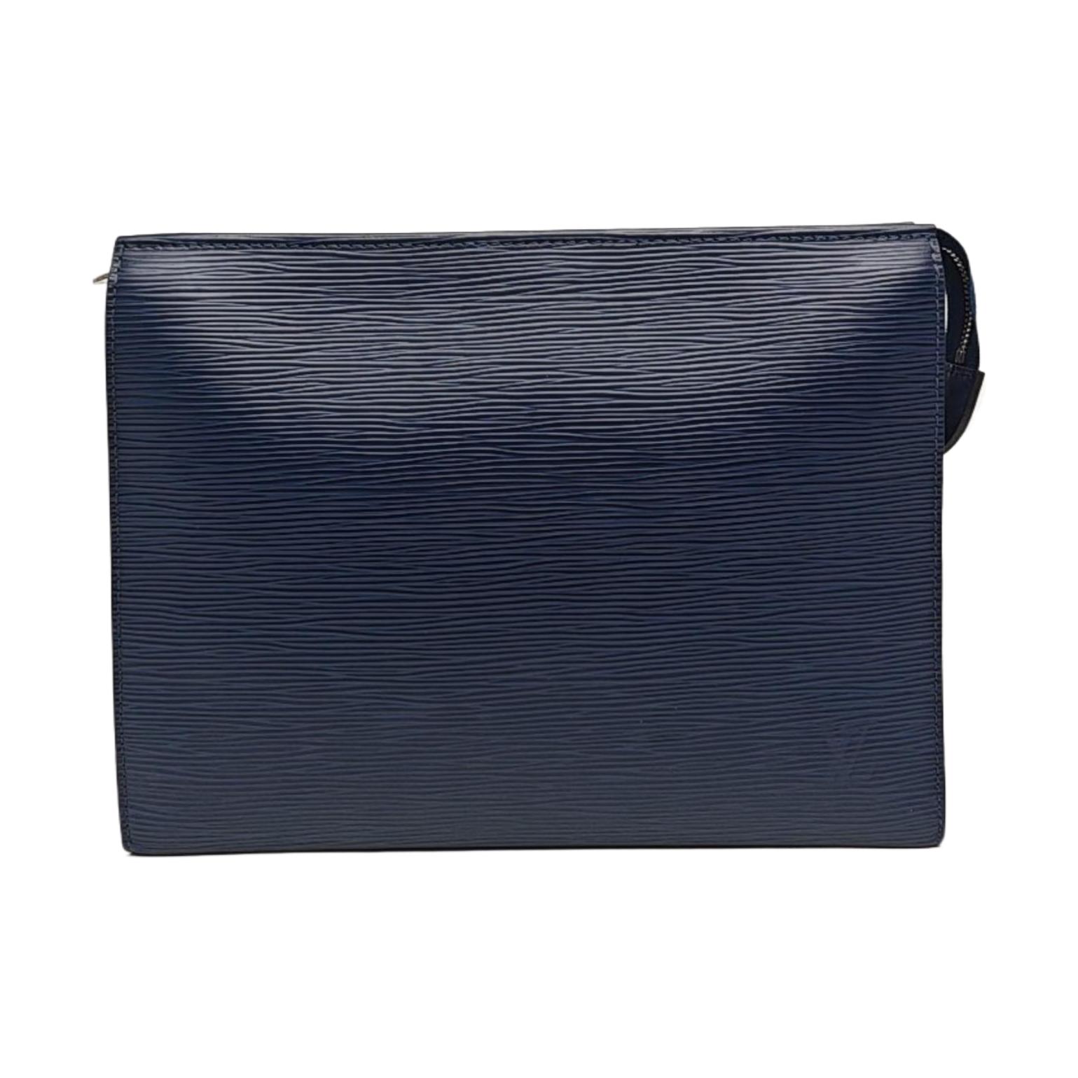 [Pre-Owned] Poche Toilette 26 Deep Blue Epi Leather Water Wave Toiletry Bag Clutch - Excellent #TT32XZ ONE SIZE