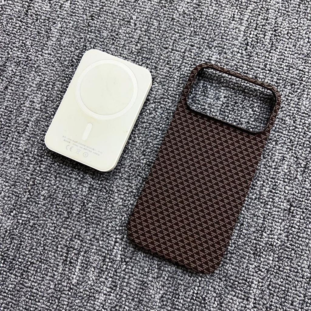 Applicable To IPhone17proMax Frosted Magnetic Suction Phone Case Carbon Fiber Apple 16 Half Pack Plaid 15 Protective Case