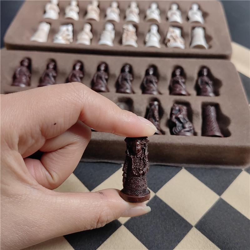 Chess Board Antique Chess Small Resin 28Cm/11Inch Qing Dynasty Chess Three Dimensional Character Design Entertainment Game
