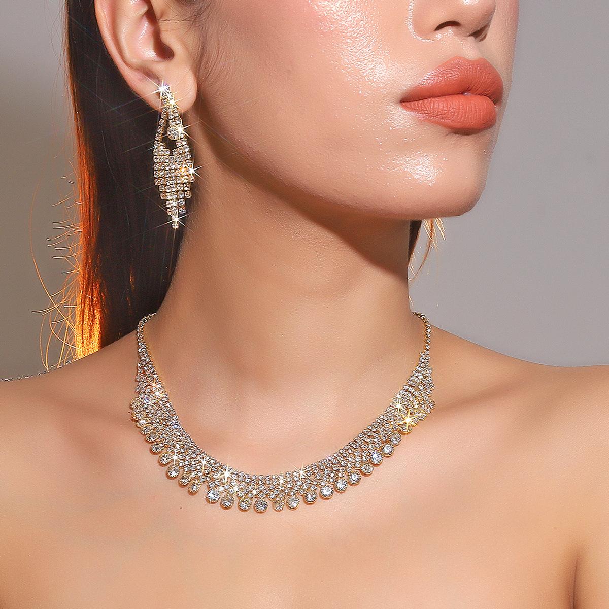 Роскошный супер блестящий набор из двух предметов: ожерелье и серьги со стразами