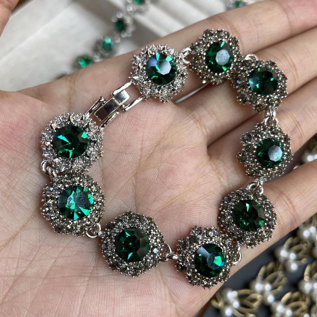 French Light Luxury Diamond-Set Green Flower Necklace Bracelet Stud Earrings Jewelry Retro Fashion Sapphire Collarbone Chain Earrings
