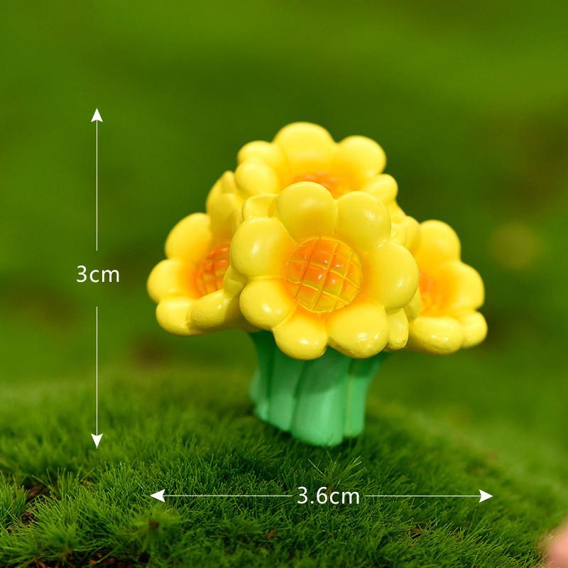Adorable Resin Sunflower Cat Miniature Charming Cartoon Garden Decor Animal Figurine