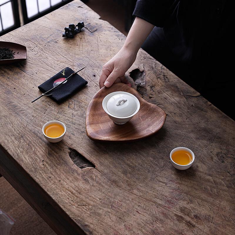 Walnut Wood Heart-shaped Snack Plate