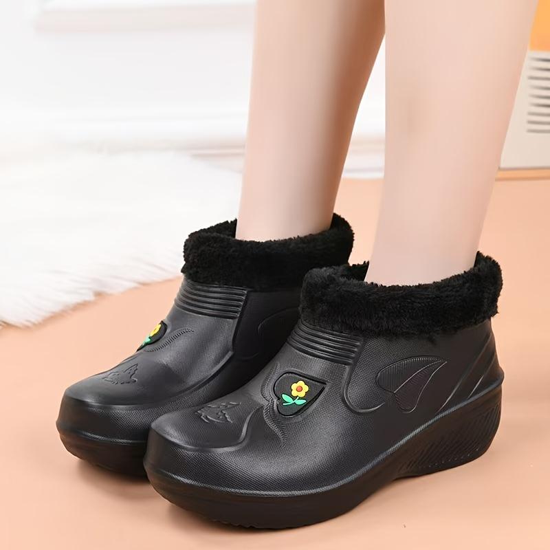 

Закажите на размер больше Женские зимние слипоны с плюшевой теплой подкладкой и толстой подошвой Нескользящая резиновая подошва Уютные с круглым носком Повседневные черные ботильоны 41 чёрный